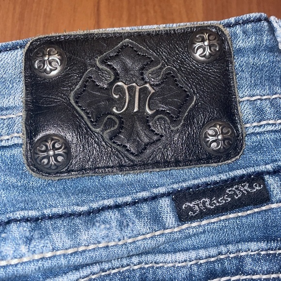 EUC Miss Me Jeans - Picture 2 of 5
